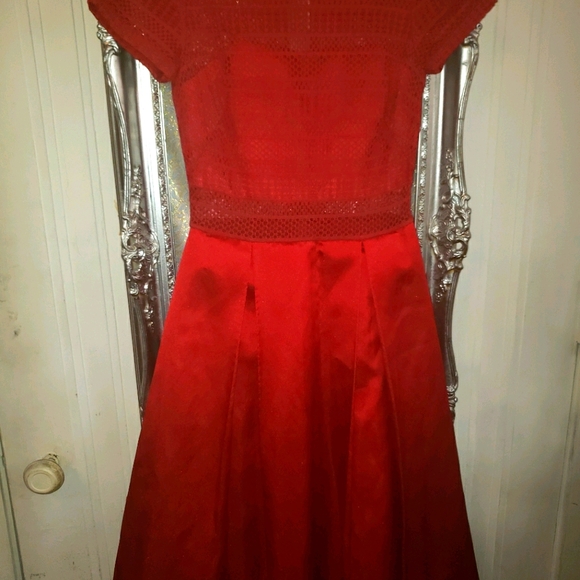 Marchesa Dresses & Skirts - Marchesa red dress sz 4